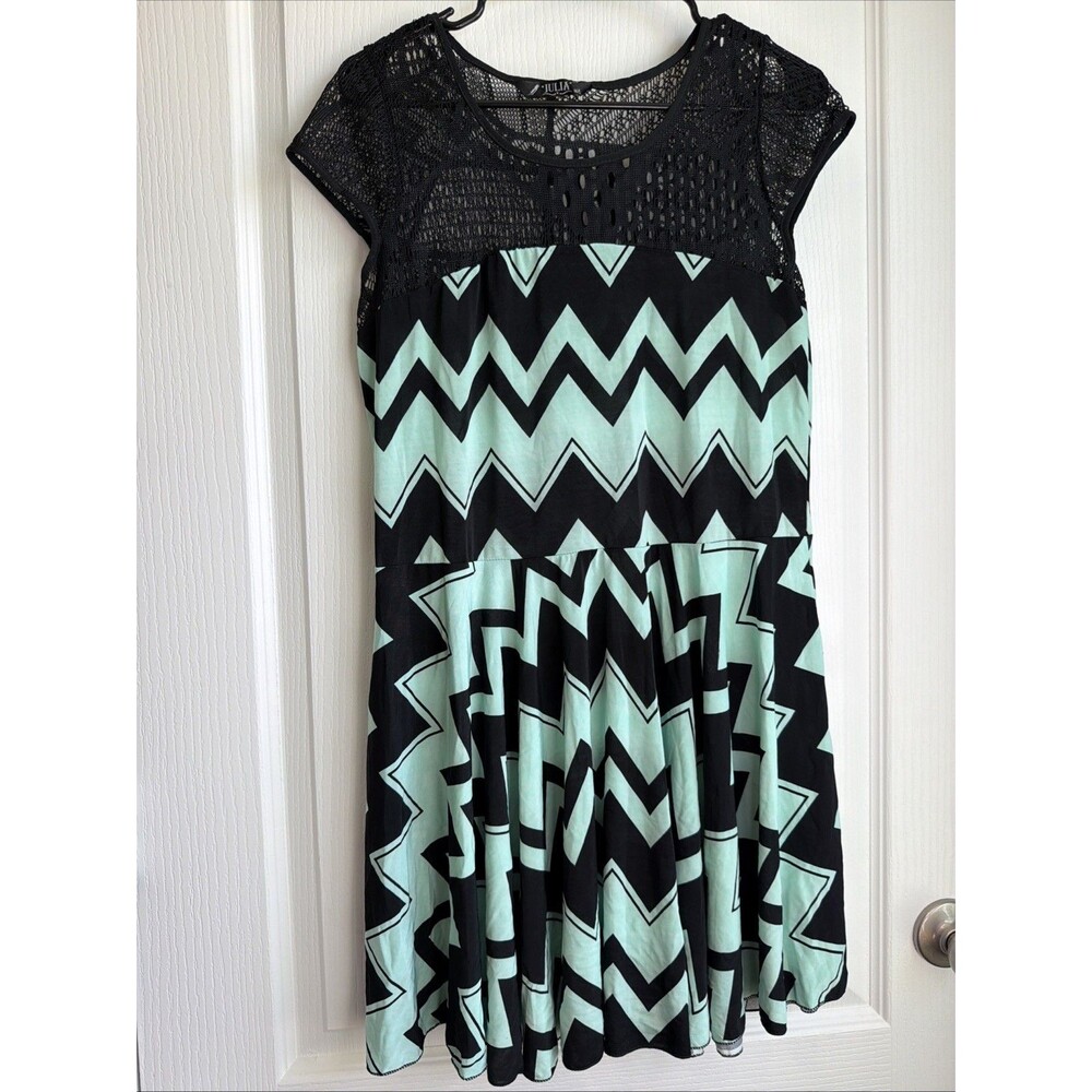 Julia Women’s Fit & Flare Chevron Dress Size M Mint Green Black Crochet Mesh